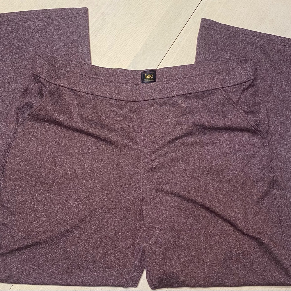 Lee Women's burgundy Pants